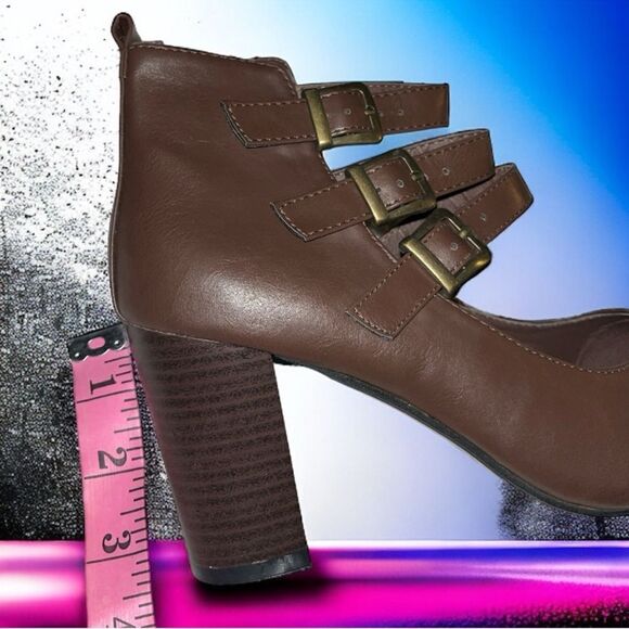 Refresh Ankle Boots NWT Vintage-Inspired Brown Buckle Block Heel 10 (Fits 9/9.5) - Picture 8 of 16
